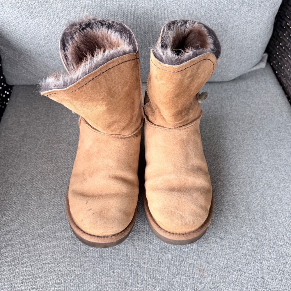 Womens 9 UGG Naveah Chestnut Suede Sheepskin Fur Bow Winter Boots 1008043 Boho